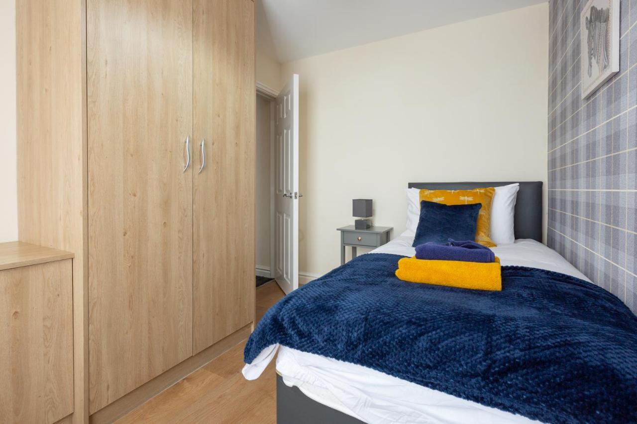 Oxheys House - 5 Bedrooms Contractors Parking Preston  Bagian luar foto