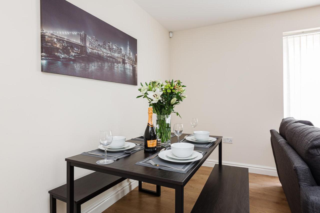 Oxheys House - 5 Bedrooms Contractors Parking Preston  Bagian luar foto
