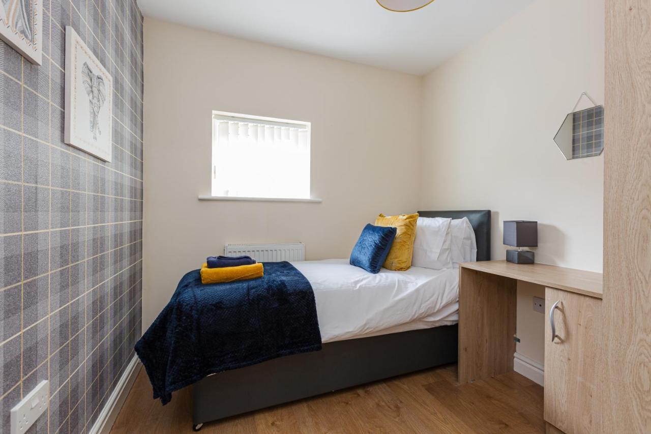 Oxheys House - 5 Bedrooms Contractors Parking Preston  Bagian luar foto