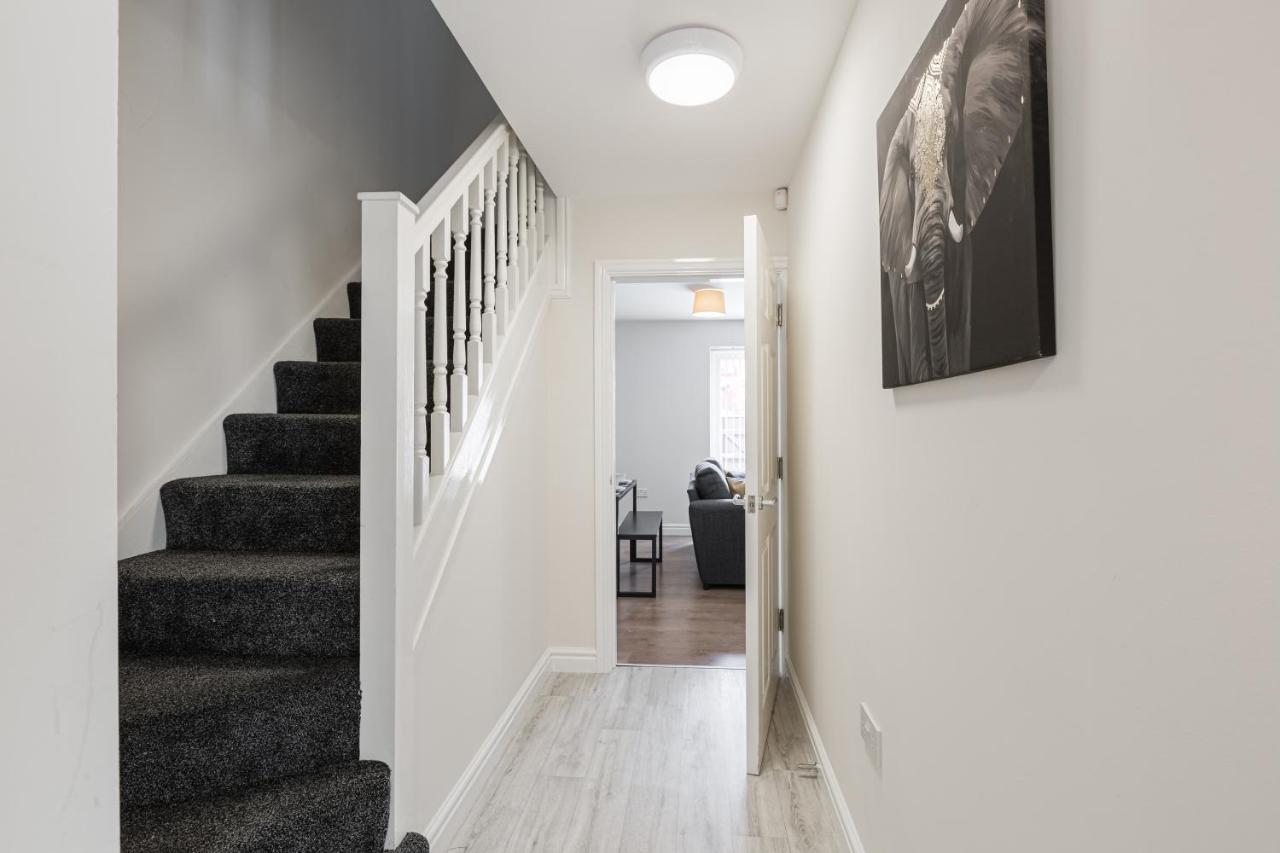 Oxheys House - 5 Bedrooms Contractors Parking Preston  Bagian luar foto